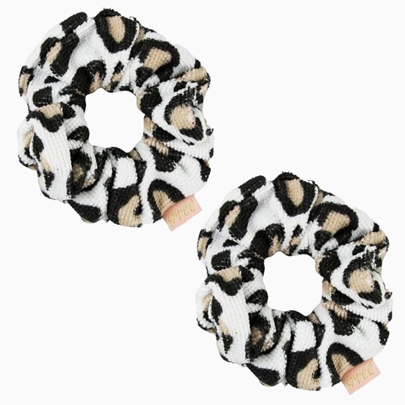 NWT 2 leopard print microfiber scrunchies from The Vintage Cosmetic Company - Picture 1 of 4